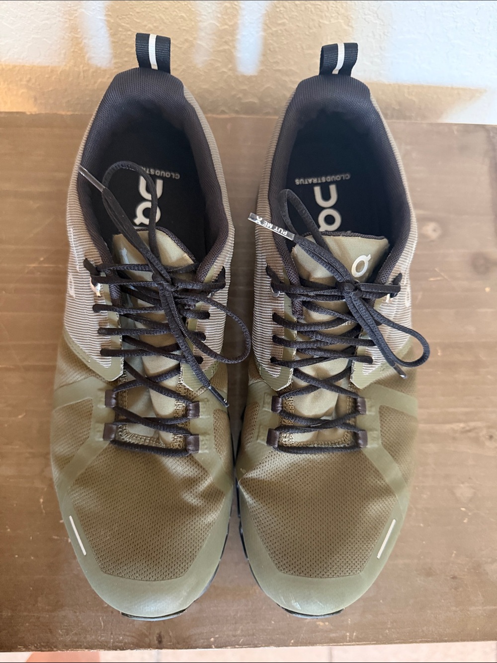 On Running water resistant Women’s Athletic Shoes - Olive/Black